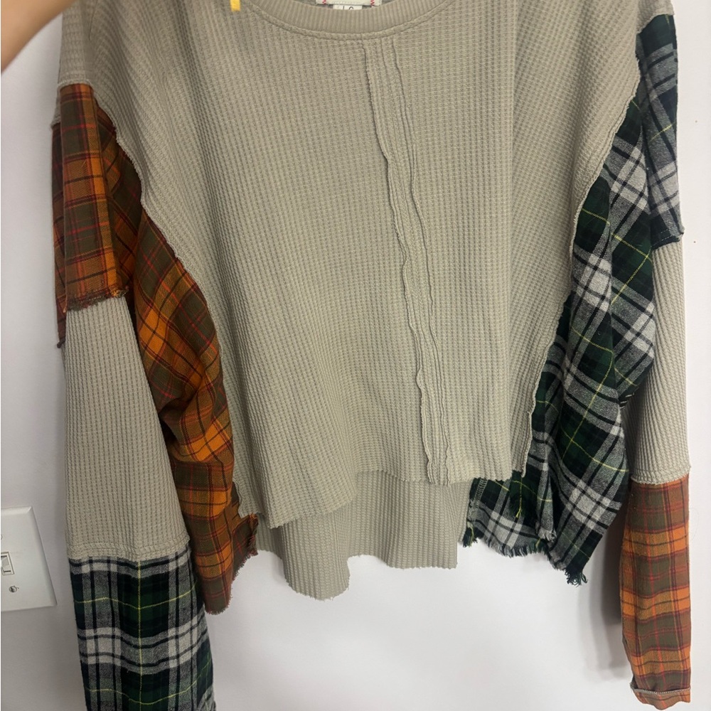 BDG Green and Tan Asymmetrical Crop Sweatshirt
